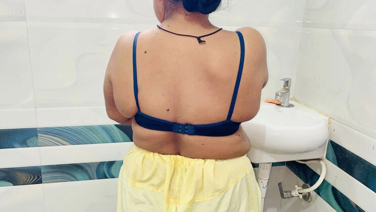 Desi Aunty Hot Sex with Shila Porn - Indian Big Ass Cowgirl Fucking in 4K