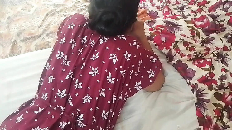 Indian Housewife Bhabhi Homemade Sex with Husband at Home - Hot Village Couple Massage