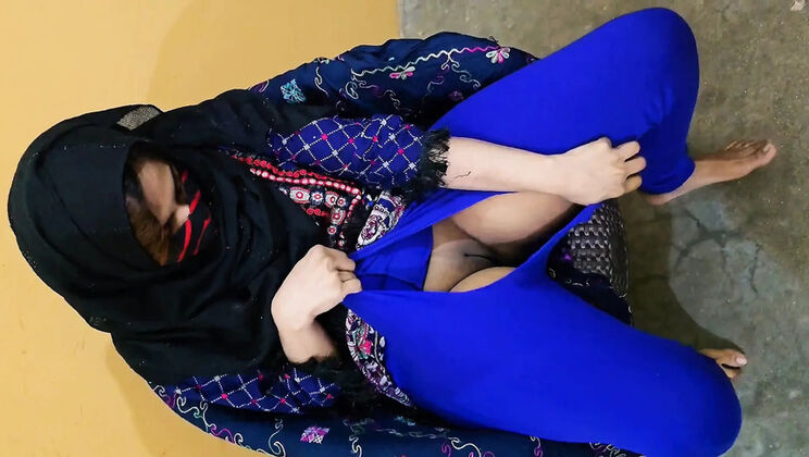 Hijab Muslim Girlfriend Fucked Hard at Home - Desi Bhabhi Doggystyle Creampie