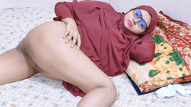 Hot Desi Mom Eshita Gets Doggy Style From Teen Boy