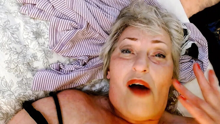 Hairy Mature Neighbor With Huge Natural Tits Asks For Help Filming