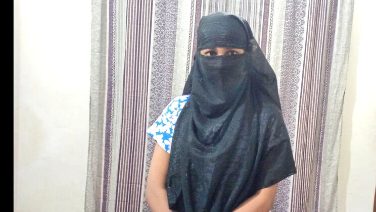 Desi Bhabhi & Maid Enjoying Wild Night at Home – Bangladeshi Muslim Couple Plays All Night