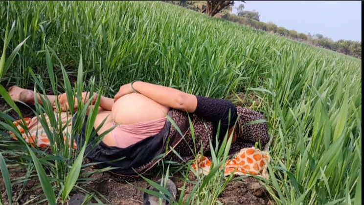Desi Village Girl Craves Sex in Wheat Field – Fingers Her Pussy & Teases Brother-in-Law
