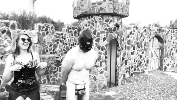 Medieval Nipple Torture: Mistress Zeida Brutal Clamp Tease