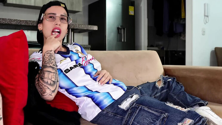 Katty Blake Juicy Pussy and Huge Ass Makes Me Forget Pain