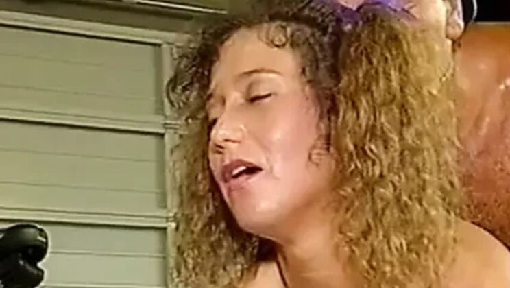 German Full Movie: Amateur Mature Babe Fucked Hard in Threesome