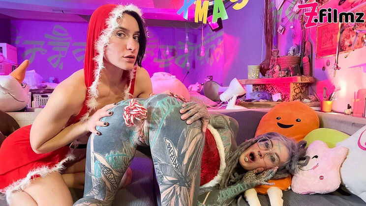 Happy Xmas Anal Threesome with Anuskatzz, Miss Flora, and Lily Lu