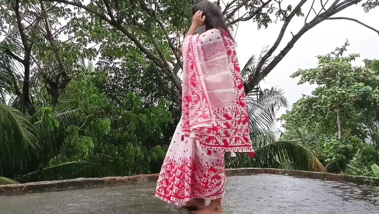 Bangladeshi Stepdad Fucks His 18 Year Old Stepdaughter in Viral Sex Video